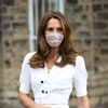 kate middleton mascherina look vestito bianco