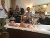 The Crown: Helena Bonham Carter nuda nella vasca da bagno. Indossa solo la tiara Poltimore