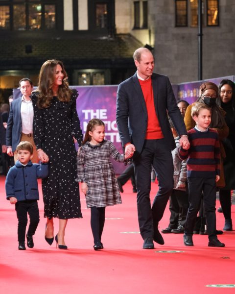 Prince William Kate Middleton And Their Kids Make A Rare Family Appearance Ovo Mod Fashion