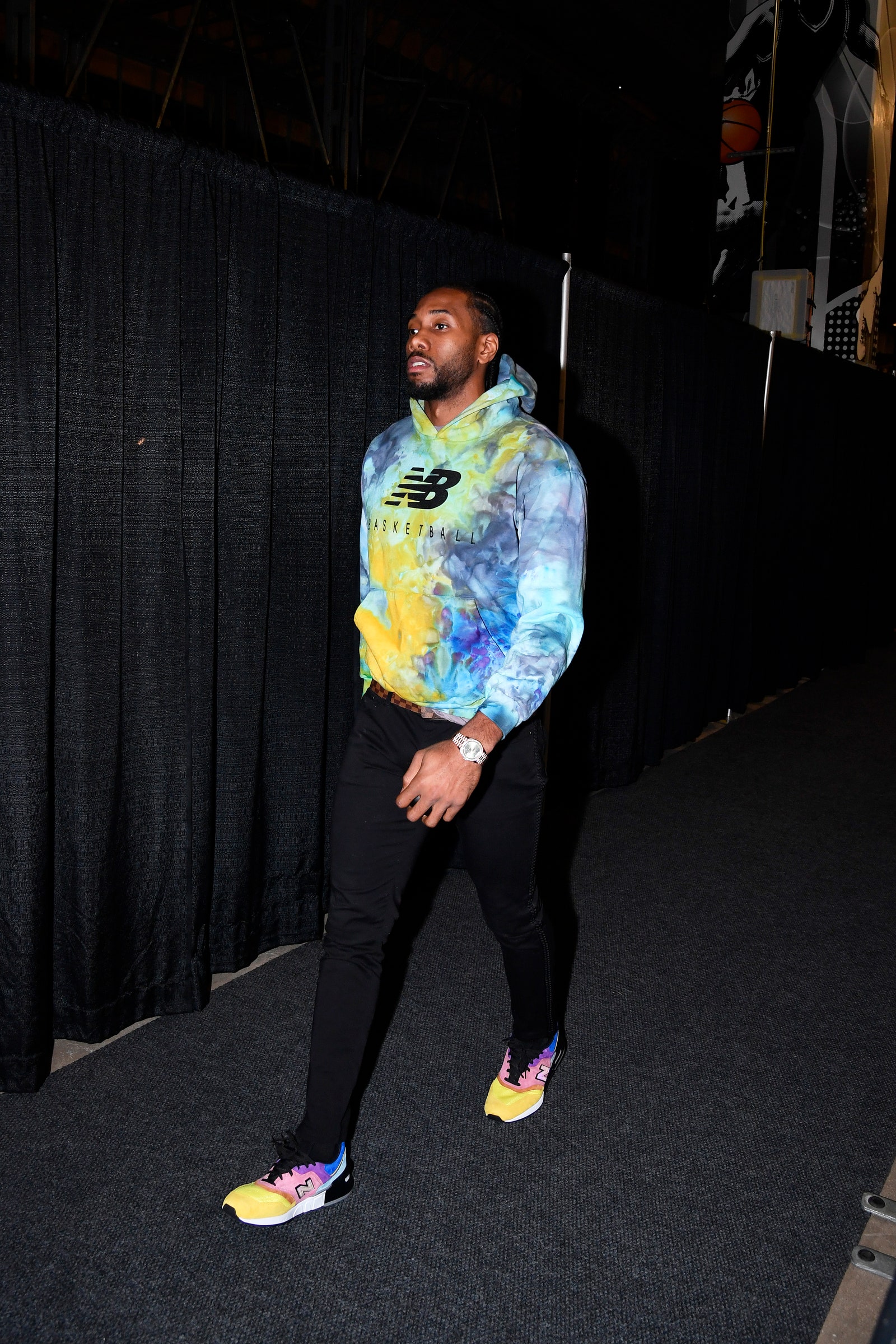 SAN ANTONIO TX DECEMBER 21 Kawhi Leonard 2 of the LA Clippers arrives to the arena before the game against the San...