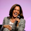 Collane moda 2020: il girocollo di perle di Kamala Harris