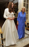 Kate, duchessa di Cambridge e Camilla, duchessa di Cornovaglia lasciano Clarence House per recarsi a Buckingham Palace per le celebrazioni serali dopo il suo matrimonio con il principe William, duca di Cambridge, il 29 aprile 2011 a Londra