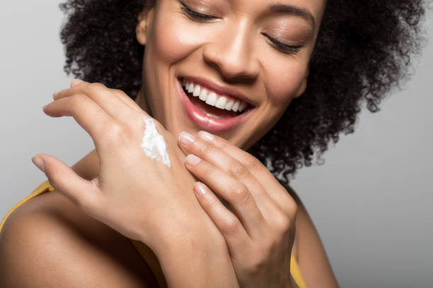 7-skin-care-tips-for-dry-skin-moisturizer