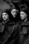 Peter Lindbergh, Linda Evangelista, Michaela Bercu e Kirsten Owen, Pont-à-Mousson, 1988