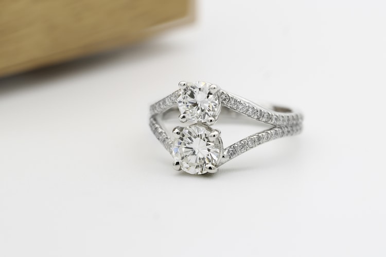 how-much-to-spend-on-engagement-ring-cost