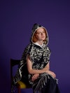 Poncho di cotone con motivo Toile de Jouy, cappuccio e frange all’orlo, Collezione Dioriviera.