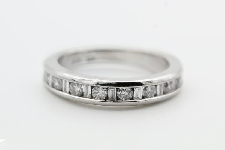 how-much-to-spend-on-engagement-ring-cost