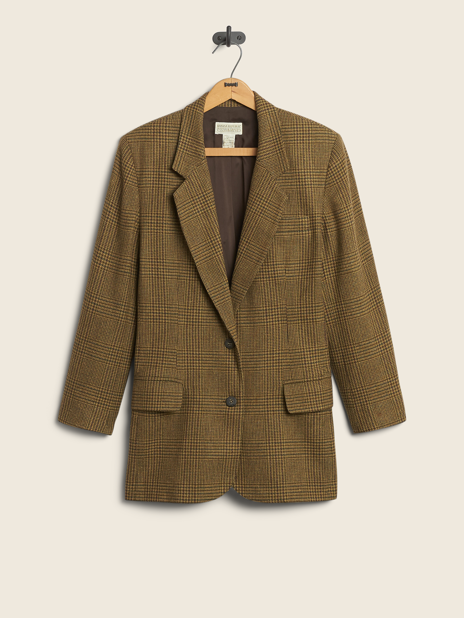 The Banana Republic Comeback Has Begun