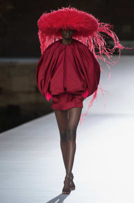 valentino-fall-haute-couture-2021-look-1