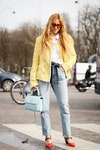 I migliori look street style con i jeans strappati e i nostri consigli su come abbinarli secondo la tendenza moda 2021