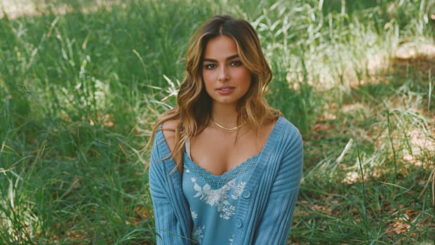 American Eagle BTS ’21 ‘Future Together. Jeans Are Forever’ Campaign Addison Rae, Credit_ AEO, Inc.(2)