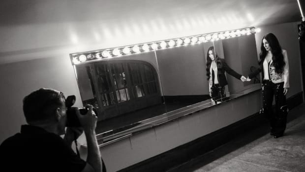 Cher-pirelli-calendar-promo
