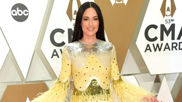 kacey musgraves cma valentino (1)