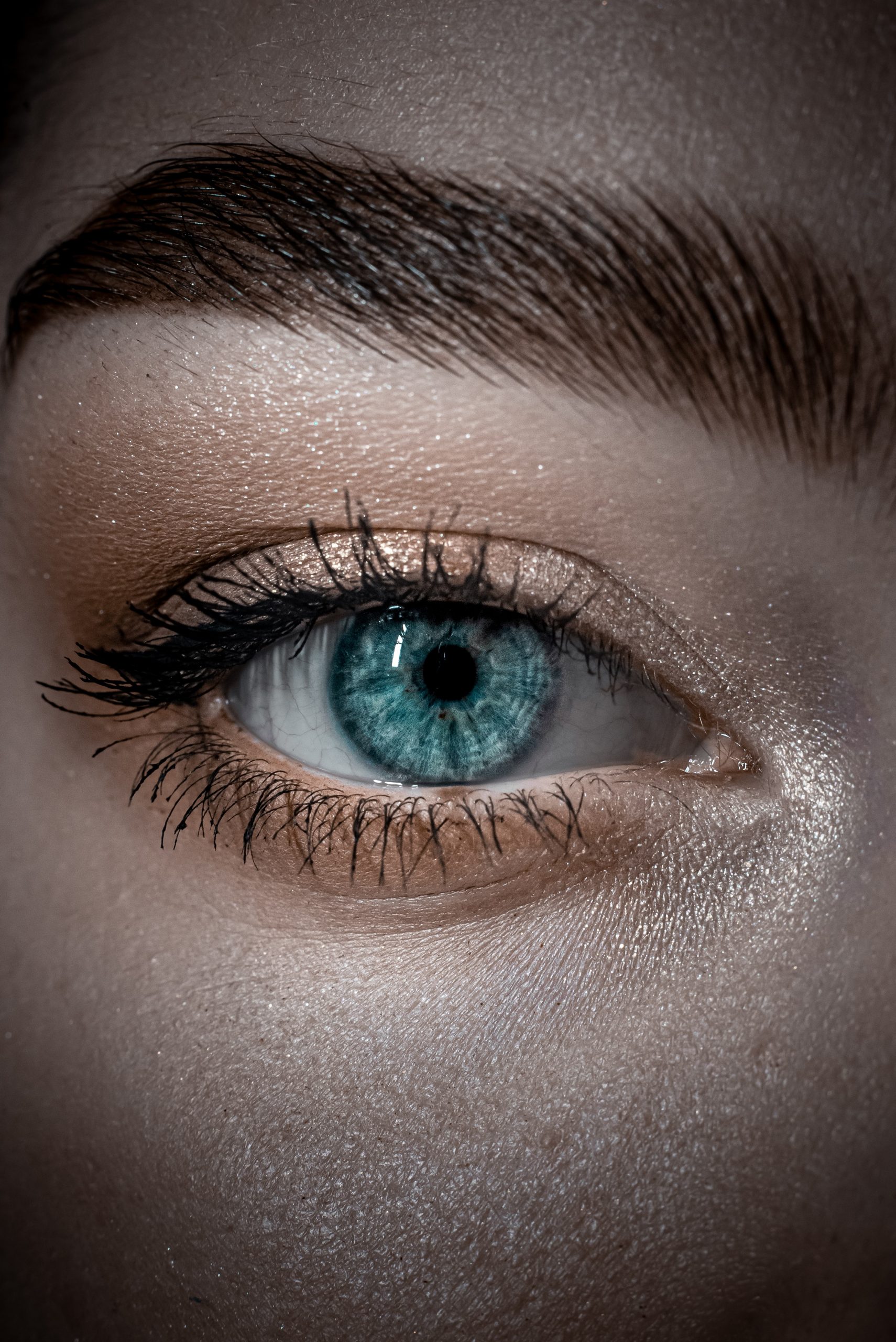How To Tame Your Eyebrows Like A Pro