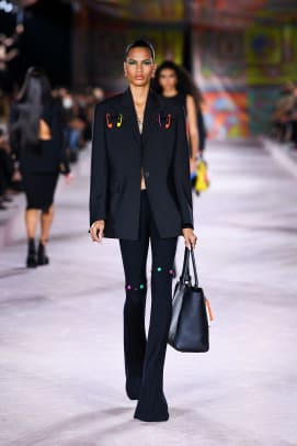 Versace_SS22_Fashion Show (3)