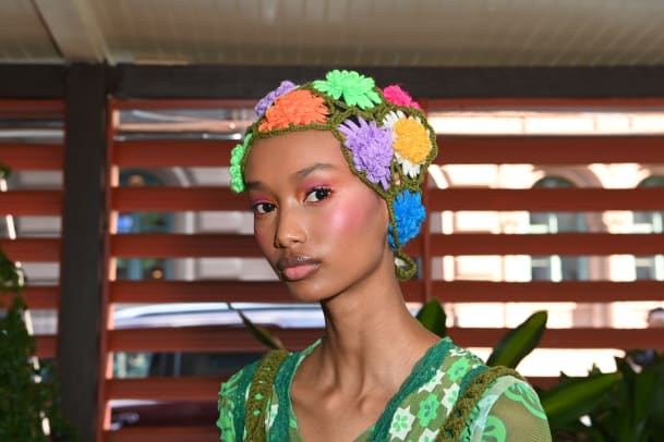 anna-sui-spring-2022-makeup-9