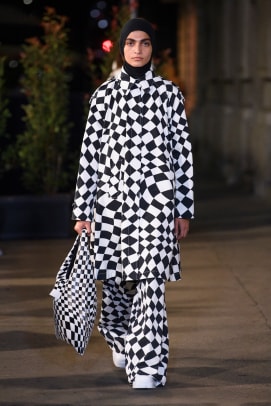 look0005
