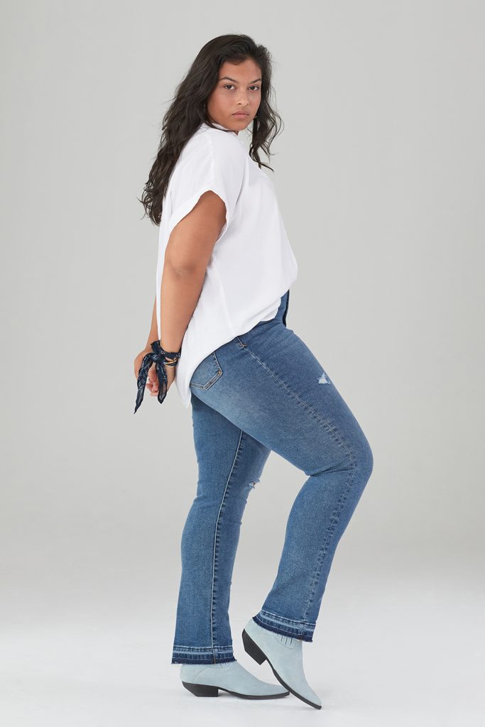 If you are looking for a few more plus size pairs of jeans, then you have to check out the newly launched Pilcro denim from Anthropologie! Sustainable, up through a size 26, and stylish? Sign us up!