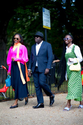london-fashion-week-spring-2022-street-style-day-4-31