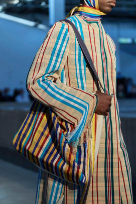 Kenneth Ize bag S22 003