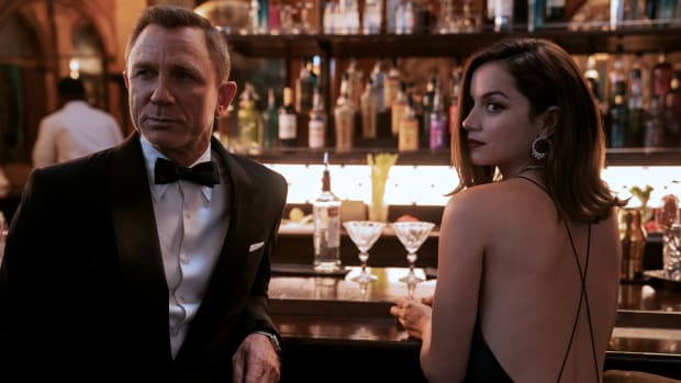 no-time-to-die-james-bond-daniel-craig-paloma-ana-de-armas-cuba (1)