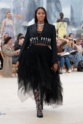 Alexander-McQueen-Spring-2022-36