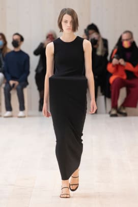 LOEWE_SS22_01_FRONT