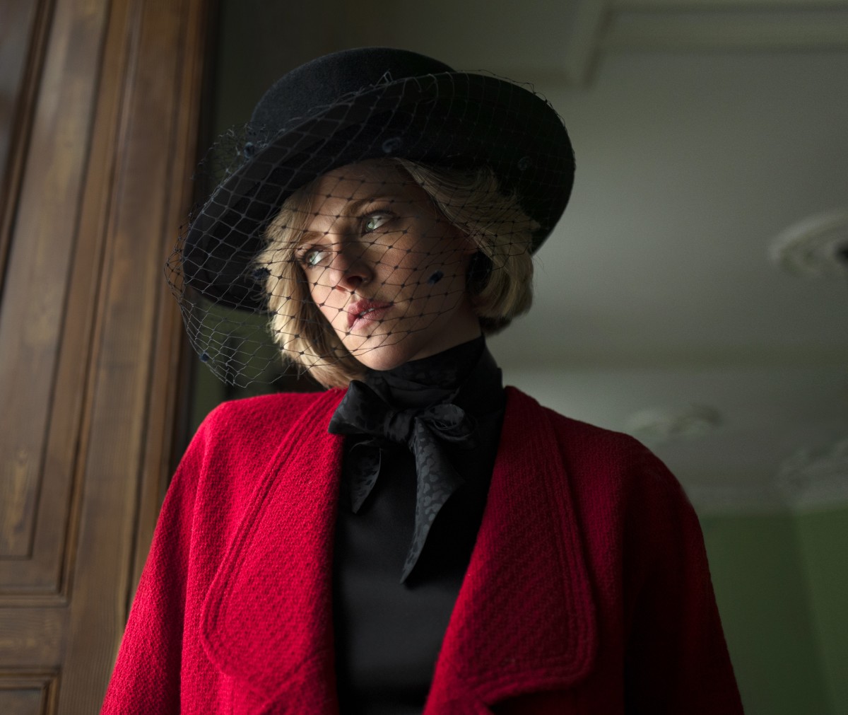 Diana in Chanel and a custom-made hat by Durran.