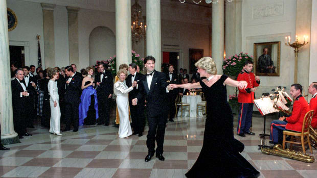 princess-diana-john-travolta-victor-edelstein-dress-white-house