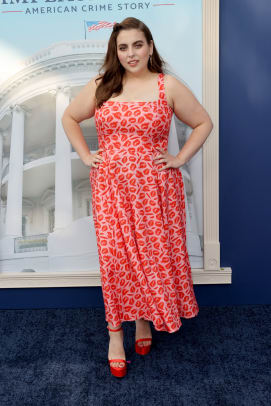 beanie-feldstein-best-dressed-celebrities-2021-1