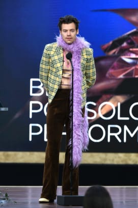 harry-styles-best-dressed-celebrities-2021-2